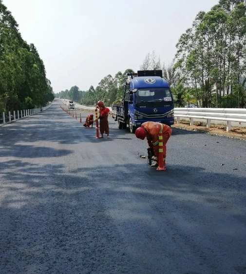 这些道路施工标识你认识几个?